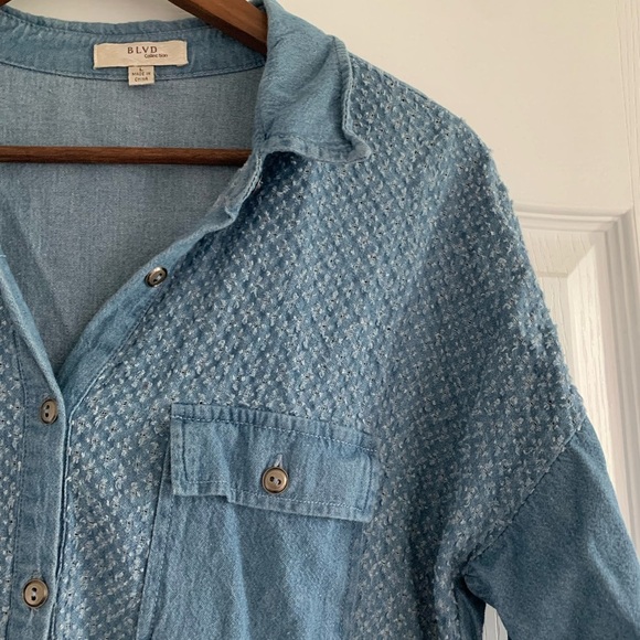 Blue Textured Button-Up Shirt - Picture 2 of 5